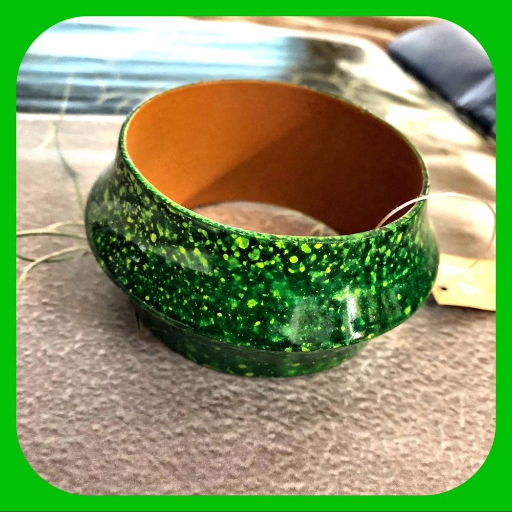 AMRITA SINGH Mottled Painted Light Wood Bangle NWT